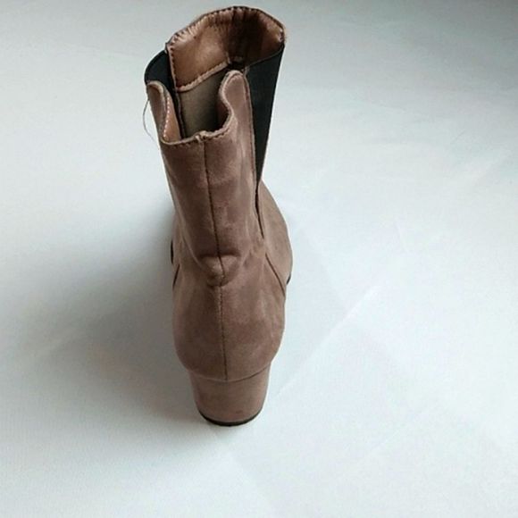 Ankle boots by Etc light brown suede low heels lightly worn. - Picture 5 of 7